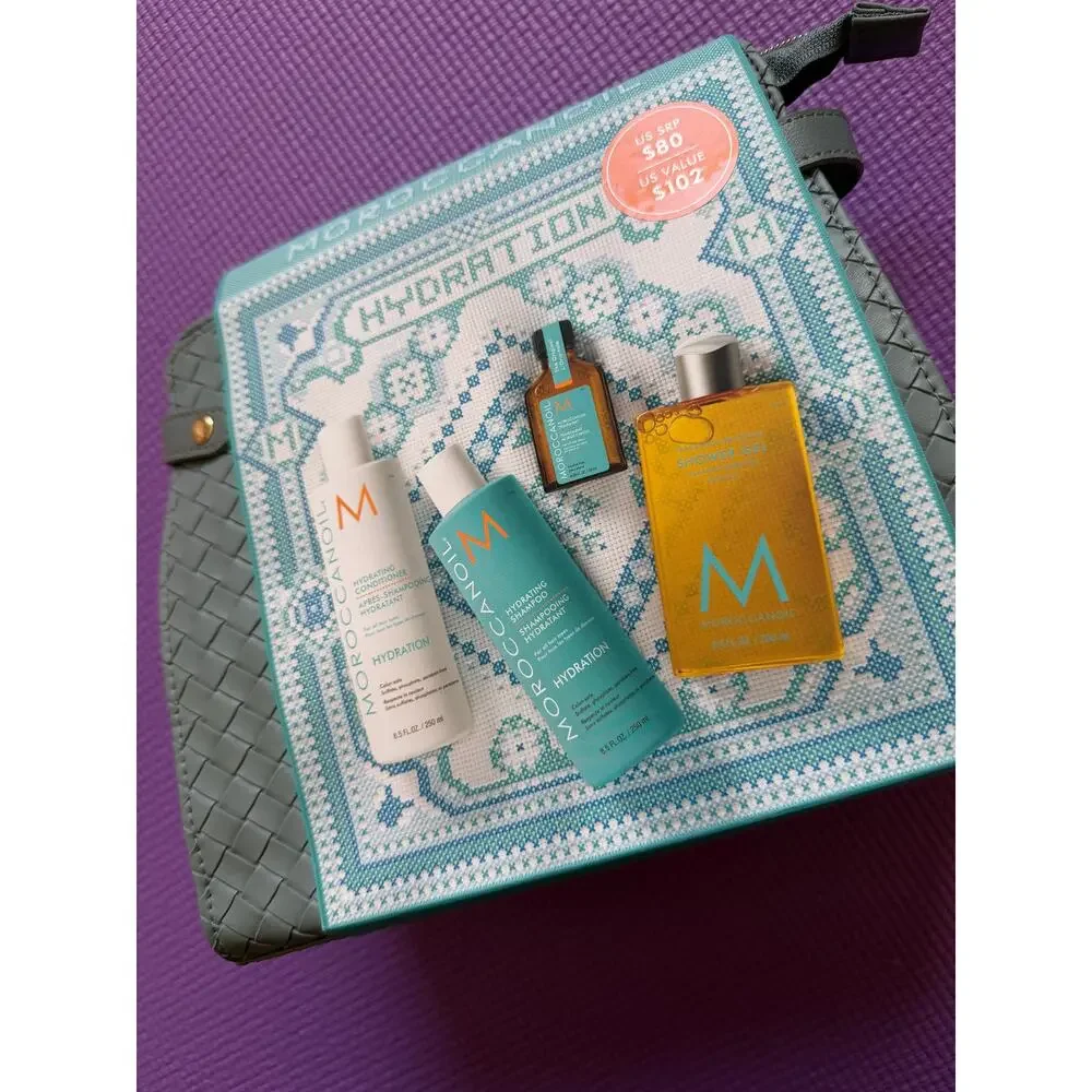New $102 Moroccanoil Holiday 2025 Hydration Hair Set with Bag Shampoo Treatment